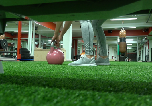 HIIT-treeni kahvakuulalla ja kehonpainolla
