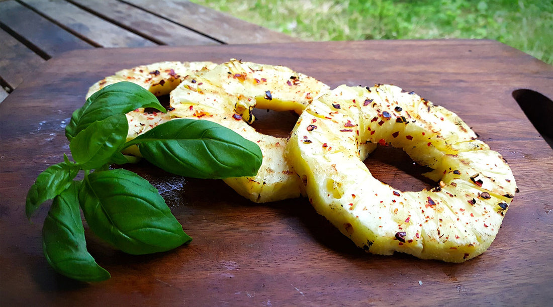 Grillattu ananas on kesän helppo lisuke.