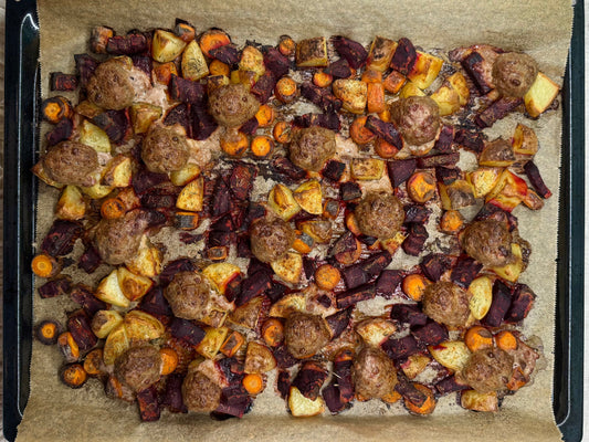 Uunijuures-lihapullapelti